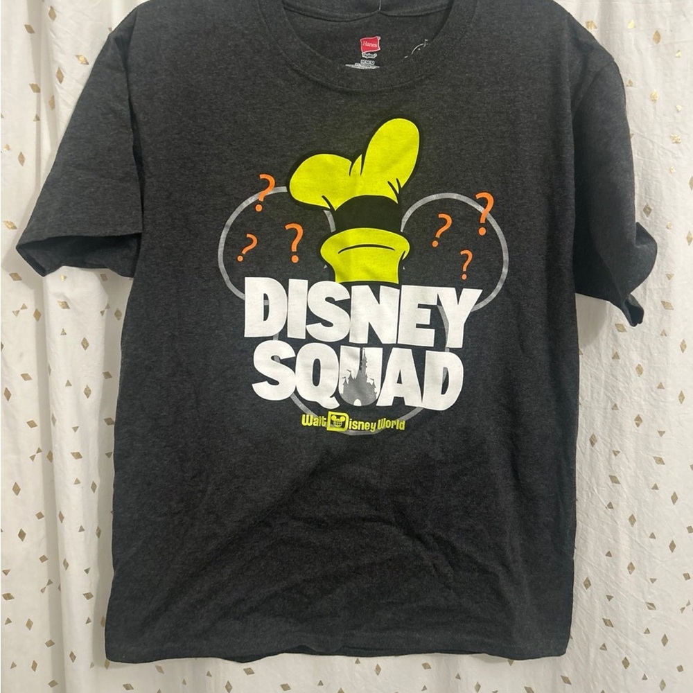 Disney squad men’s t shirt pre owned size medium good condition